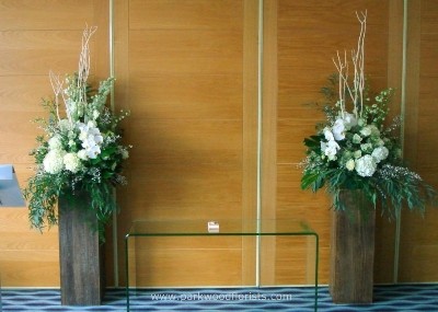 Contemporary Pedestal Arrangements