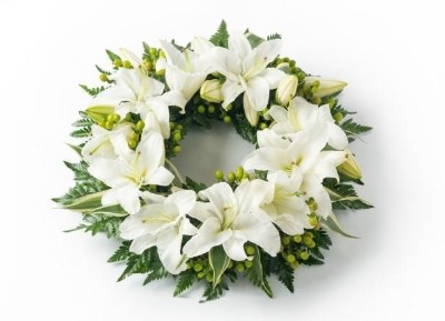 White Lily Wreath