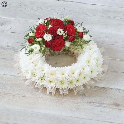 Traditional Wreath Red