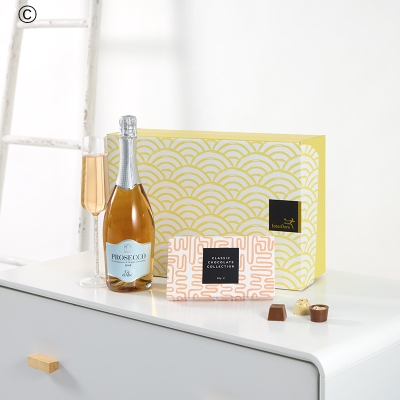 Sparkling Rose Prosecco and Chocolates Gift Set