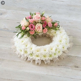Traditional Wreath Pink