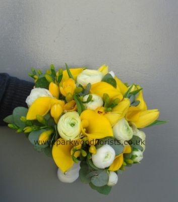 Ivory & Gold Posy  WBRI024