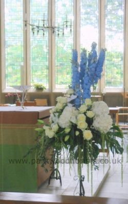 Blue & White Pedestal  WCER179