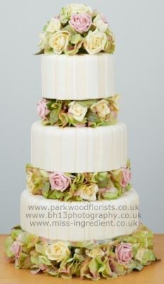 Rose & Hydrangea Cake  WREC093